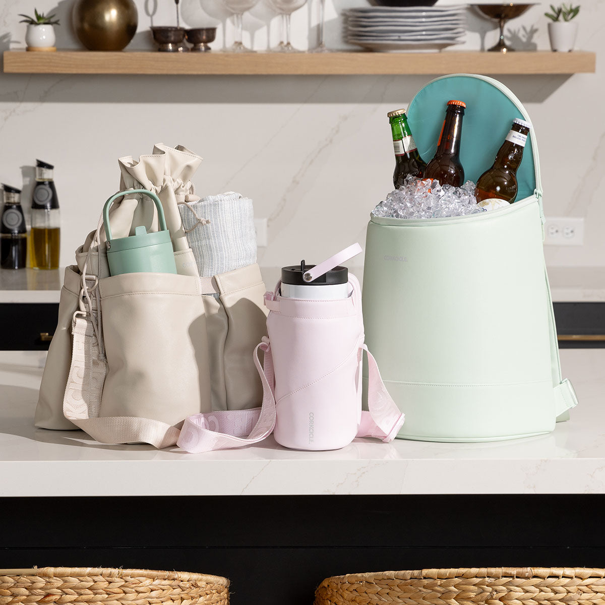 beverage-bucket-bag-m3 6c4793ad3b8e--group-lifestyle1.jpg