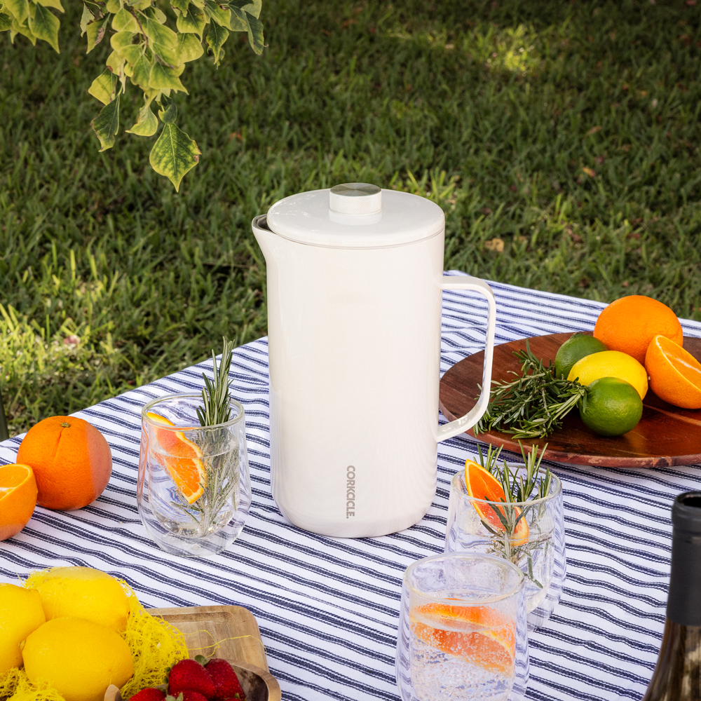 pitcher-w5 OatmilkPitcher_Lifestyle.png